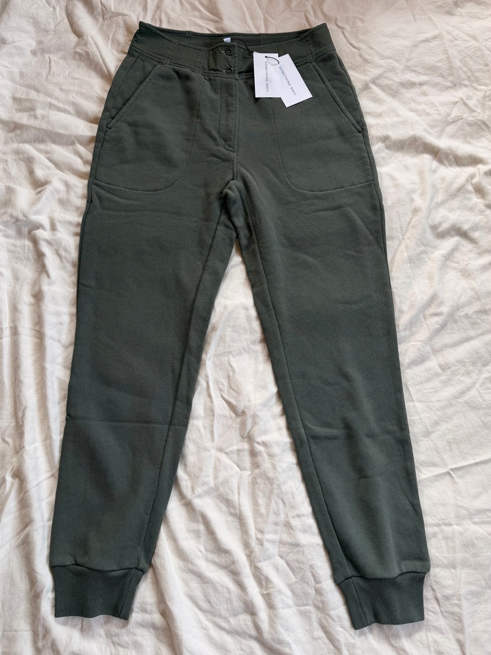 NWT Something Navy Bridget Button waist sweatpants Small olive green